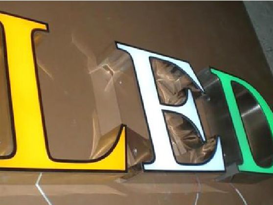 海宁介绍LED招牌的基础知识。